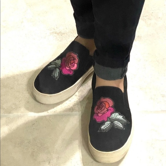 Beautiful flower shoes ! Steven Madden - Picture 2 of 4